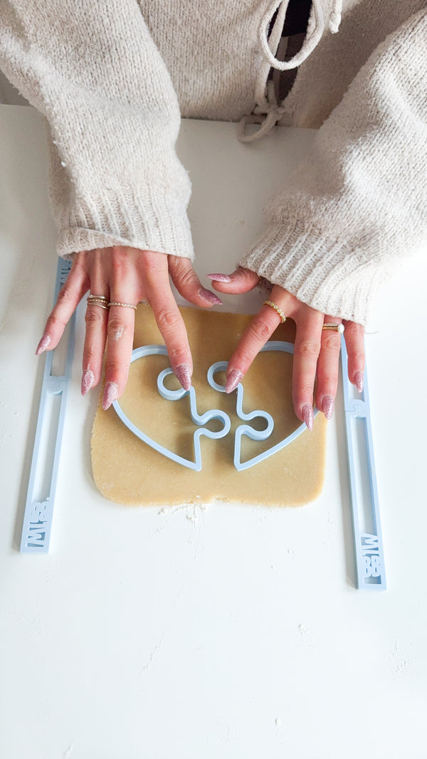 Valentine’s Heart Puzzle Biscuit Baking & Decorating Kit