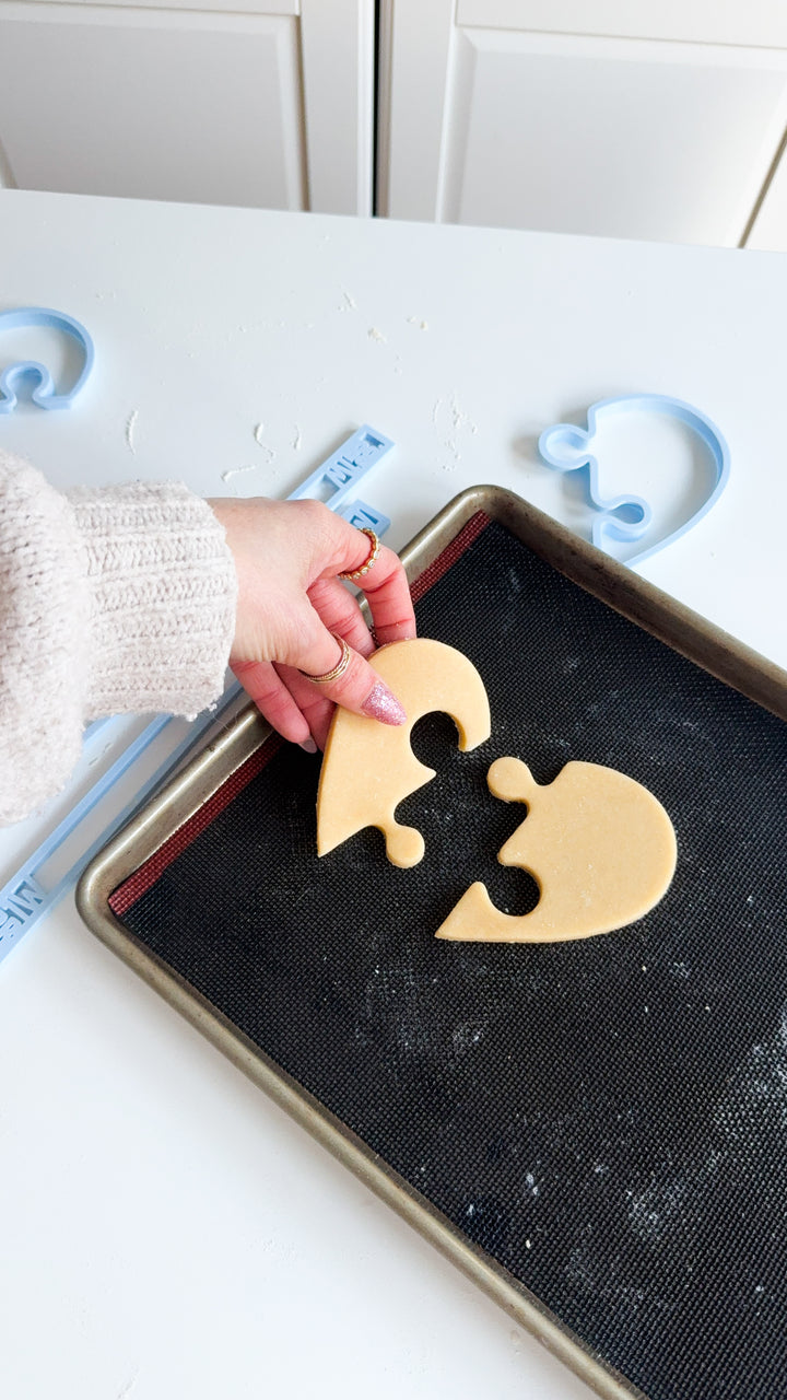 Valentine’s Heart Puzzle Biscuit Baking & Decorating Kit Additional 3