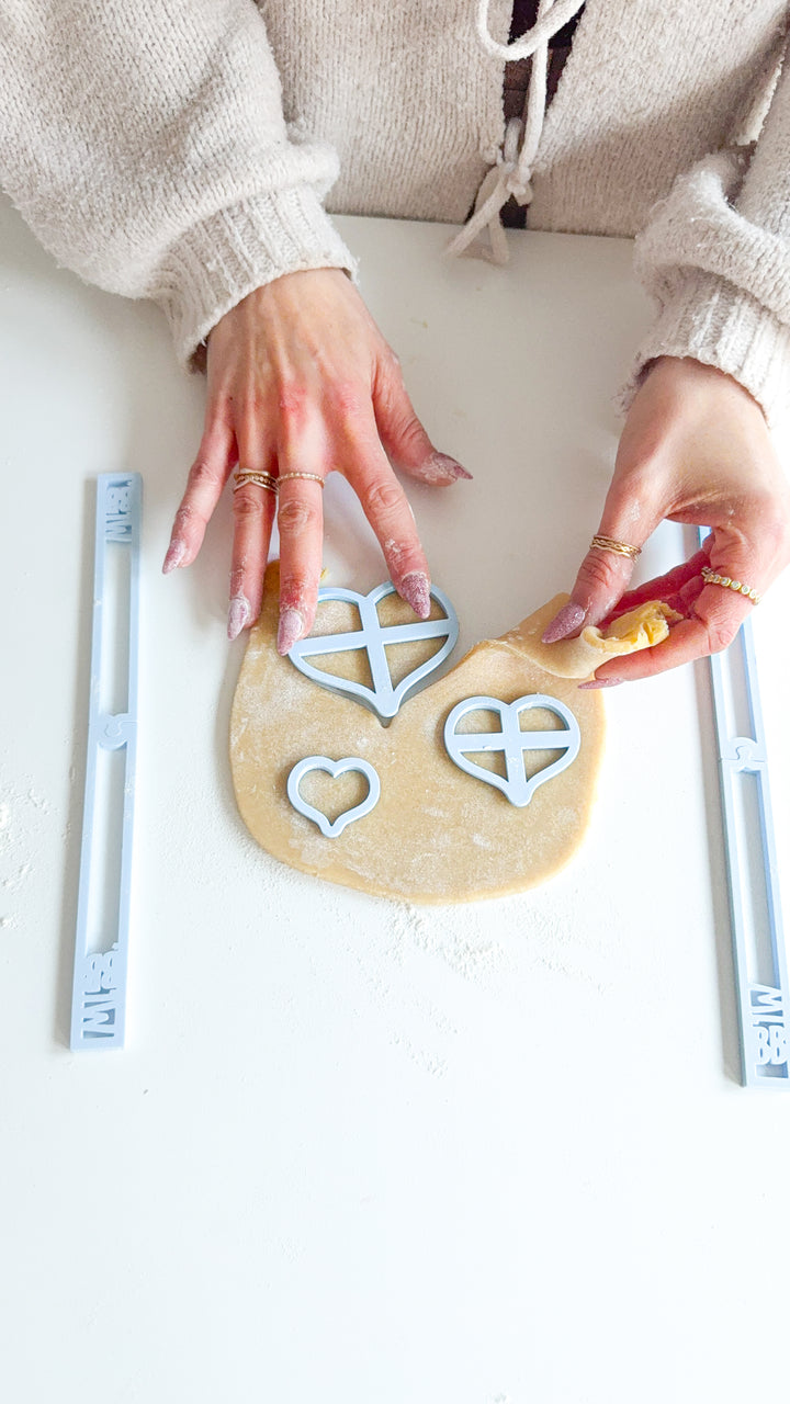 Valentine’s Lots of Love Biscuit Baking & Decorating Kit Additional 2