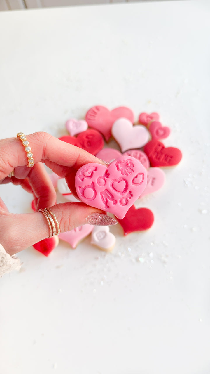 Valentine’s Lots of Love Biscuit Baking & Decorating Kit Additional 16